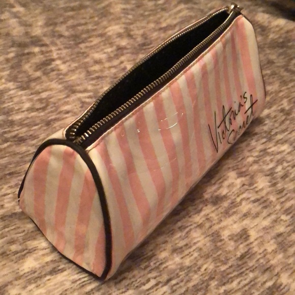 Victoria’s Secret bag - Picture 2 of 4